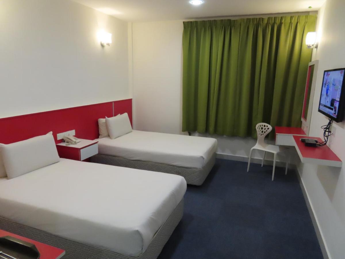 Hotel Akar Kampung Baru 3*